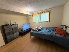 Large 4 Bedrooms For rent at Dalhousie Dr NW - Photo 7