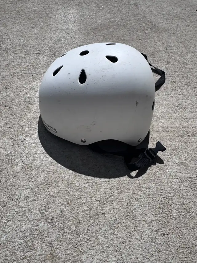 Skateboard helmet