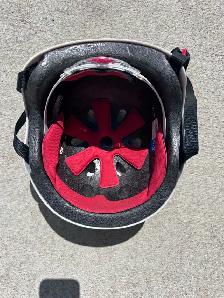 Skateboard helmet - Photo 2