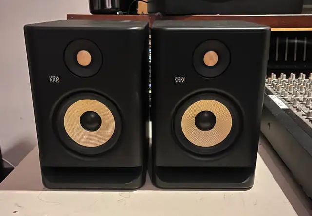KRK RP5G5 ROKIT 5 Generation Five 5' Powered Studio Monitor Pair