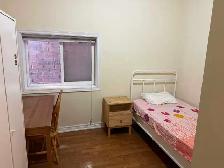rooms for rent near York University - Photo 2