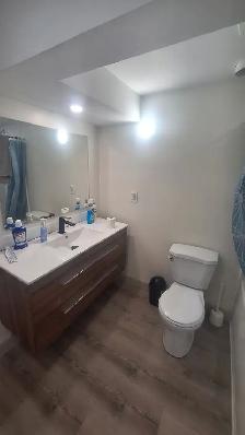 Sandy Hill furnished room in 3 Bdrm unit 5 minutes to Ottawa U - Photo 5