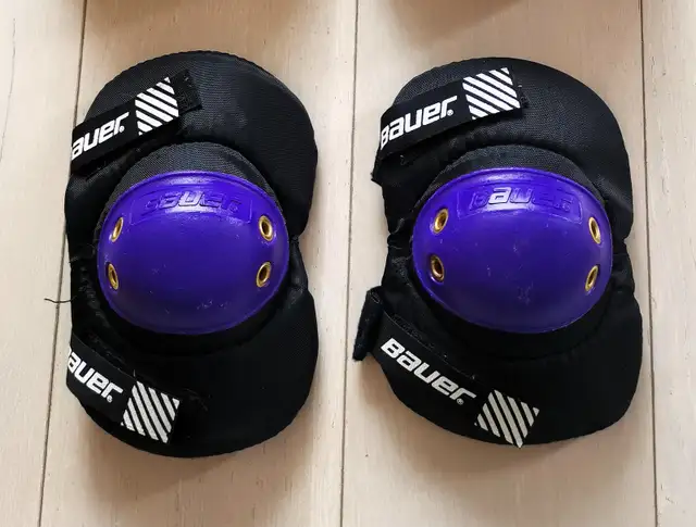 Buckle-type floor knee pads