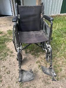 Wheelchair - Photo 2