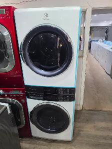 ALMOST NEW Electrolux 27' White Front-Load Washer Dryer Tower