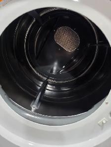 ALMOST NEW Electrolux 27' White Front-Load Washer Dryer Tower - Photo 5