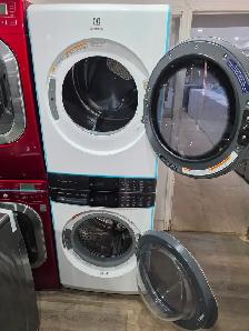 ALMOST NEW Electrolux 27' White Front-Load Washer Dryer Tower - Photo 6