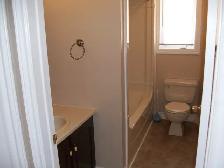4 bedroom house - heat and light included - Photo 2