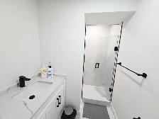 Daily nightly weekly room for rent Keele Wilson Downsview Park - Photo 4