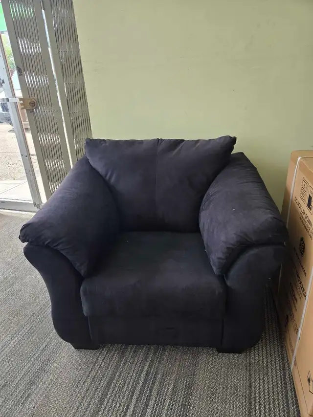 Darcy Black Chair
