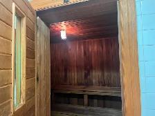 Room for rent in clean condo - Photo 6