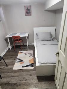 Furnished room all incl one block to subway Eglinton-Mt.Pleasant - Photo 2
