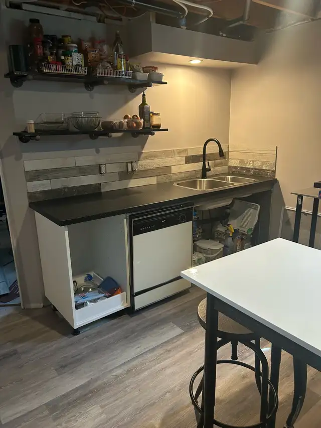 400 sw ft room