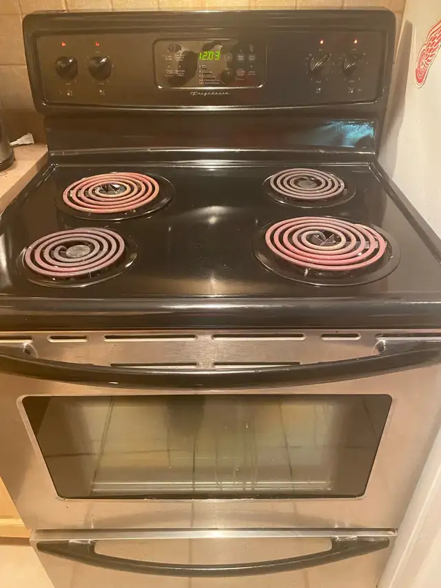 Frigidaire Electric Stove