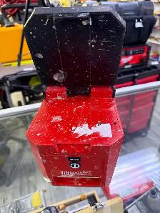Milwaukee 2365 18V Rover Flood light Tool only - Photo 2