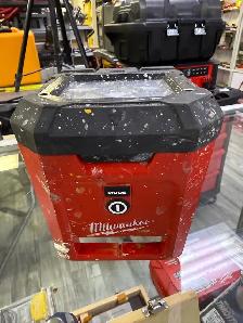 Milwaukee 2365 18V Rover Flood light Tool only - Photo 3