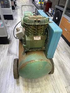 Speedaire 3Z355F 20 gallon vintage air compressor - Photo 6