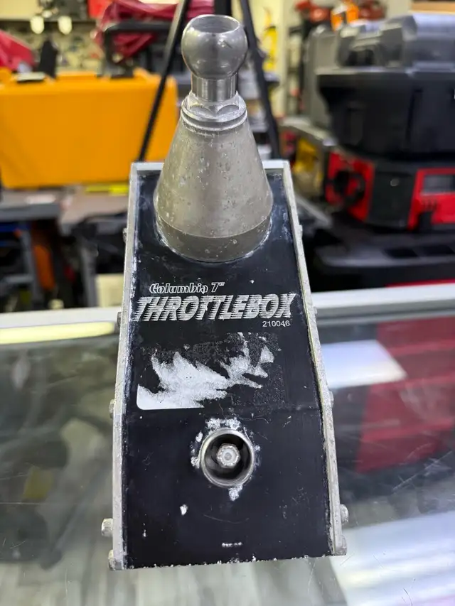 Columbia 7" Throttlebox 210046