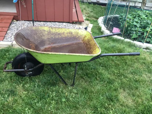 HEAVY DUTY METAL WHEELBARROW