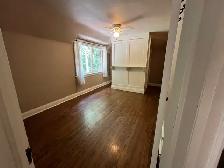 House for rent - 4BR Bloor West Village / Baby Point - Photo 4