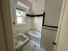 House for rent - 4BR Bloor West Village / Baby Point - Photo 6