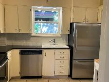 House for rent - 4BR Bloor West Village / Baby Point - Photo 7