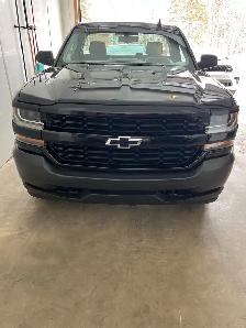 2017 Chevrolet Regular Cab Shortbox 4x4 - Photo 2