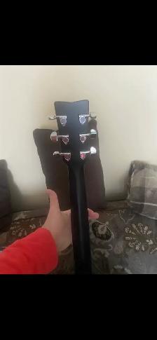 Yamaha acoustic/electric guitar for sale asking $500 - Photo 2
