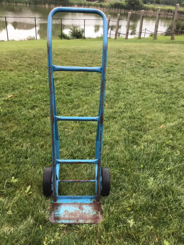 HEAVY DUTY METAL DOLLY
