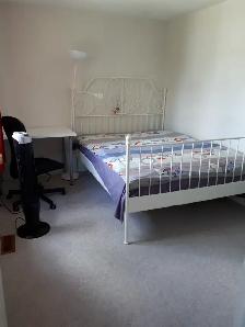 Furnished 2nd-Floor Room for Rent – Near Blair O-Train Station - Photo 2