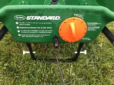 FERTILIZER SPREADER - Photo 4