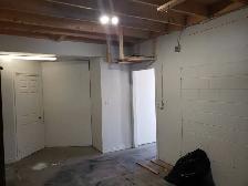 Warehouse / Storage FOR RENT with 8 feet loading garage door - Photo 5