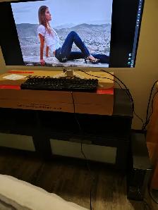 Crua 34' Monitor
