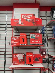 Plusieurs Outils Milwaukee disponibles