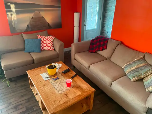 Sofa sectionnel usagé très propre