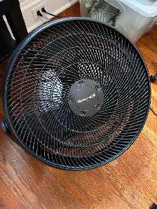 Floor fans - Honeywell TurboForce 18" - good condition