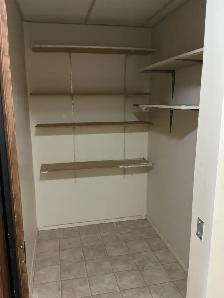 Beautiful 2 Bedroom -top floor - cat friendly - Photo 12