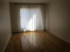 Apartment for rent - Bright 2 bdrm, 3rd floor, Parc metro - Photo 5