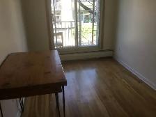 Apartment for rent - Bright 2 bdrm, 3rd floor, Parc metro - Photo 8