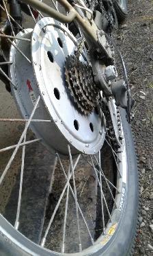 GIANT Large E MOUNTAIN BIKE - Photo 9