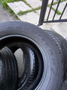 4 tires GOODYEAR 255/65/R17 all season.