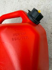 Large and Small Gas Cans - Photo 4