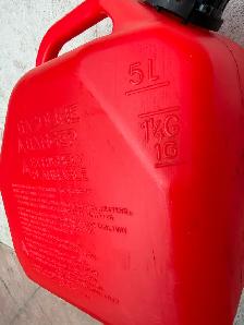 Large and Small Gas Cans - Photo 5