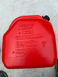 Large and Small Gas Cans - Photo 6