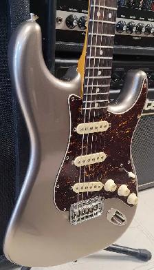 2014 Squier Strat 60's Classic Vibe Electric Guitar (32278906) - Photo 3