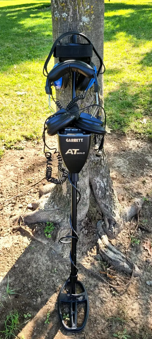 selling 2 metal detector