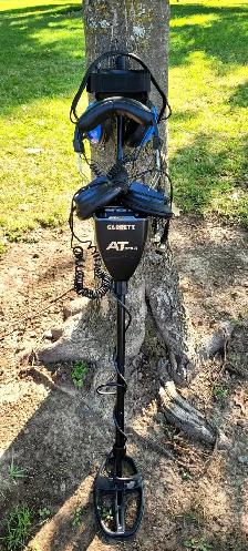 selling 2 metal detector