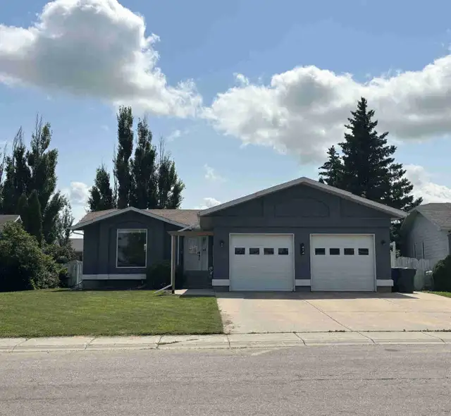 5 Bed 3 Bath ( Office) House For Sale - Yorkton