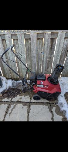 Toro Snow Blower 821 RC - Photo 4