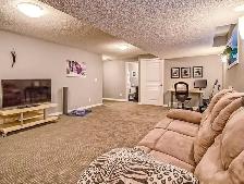 Spacious 3 bedroom & 3.5 Baths Townhouse - Fully developed bsmt - Photo 17